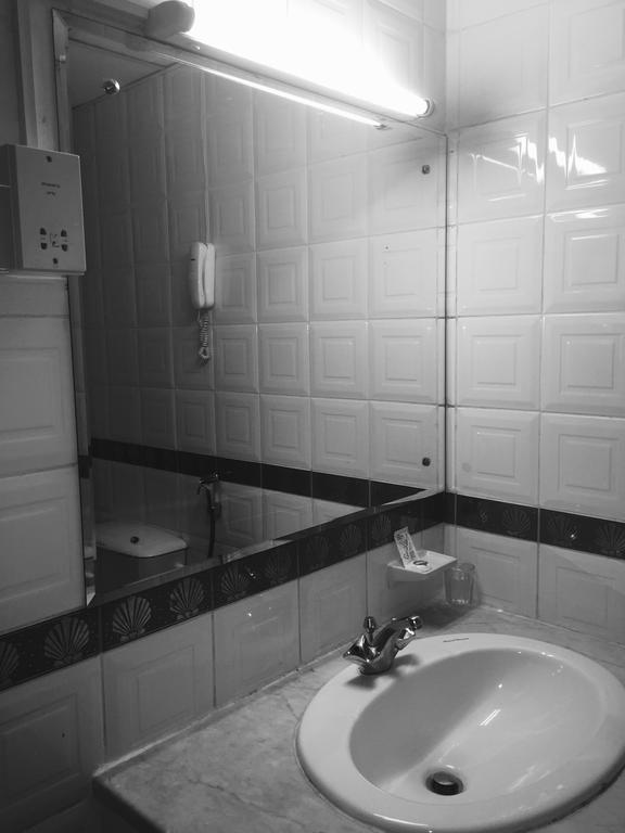 Gold Plaza Guest House Dubai Phòng bức ảnh